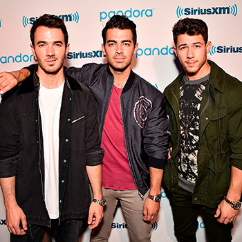 Өмірбаян Jonas Brothers