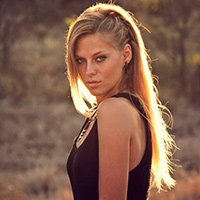 Өмірбаян Nora En Pure