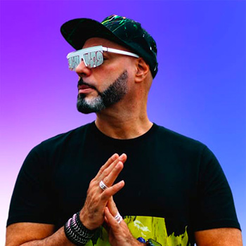 Өмірбаян Roger Sanchez