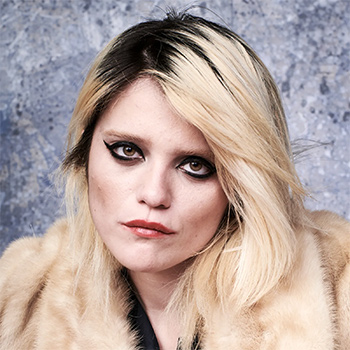 Өмірбаян Sky Ferreira