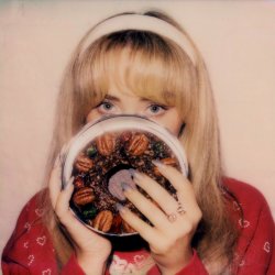 Мұқаба Sabrina Carpenter - Buy Me Presents