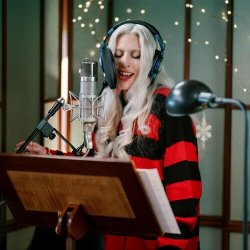 Мұқаба Lady Gaga - Santa Claus Is Coming To Town