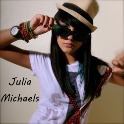 Мұқаба Julia Michaels - Born to Party