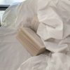 Мұқаба Женя і Катя - Розбиті частинки всередені Женя і Катя - Розбиті частинки всередені