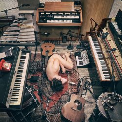 Мұқаба Pianoбой - Higher Than Sky