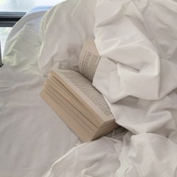 Мұқаба Женя і Катя - Розбиті частинки всередені
