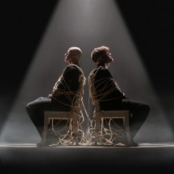 Мұқаба Ran-D & Vertile - Stuck In The Middle