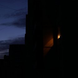 Мұқаба Эйприл - В ливне