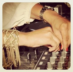 Мұқаба Basil Hardhaus - Make Me Dance (Vocal)