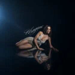 Мұқаба CLARA - URAGANI