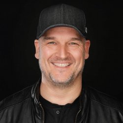 Мұқаба Jorn van Deynhoven - Freaks (Festival Mix)