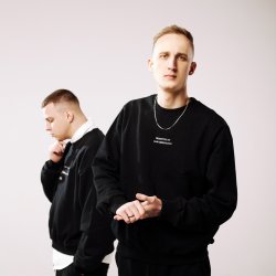 Мұқаба 3-ий Январь & 5 Пятниц - Подарю