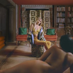 Мұқаба Hayley Kiyoko - Feelings