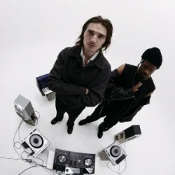 Мұқаба Y2K & Ro Ransom - Hot Like Yea