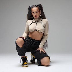 Мұқаба MARI M - С обычным пацаном