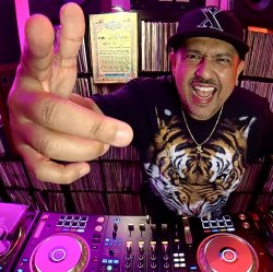Мұқаба DJ Xquizit - Campans Sobre Campanas (Psytrance Mix)