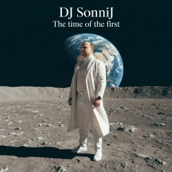 Мұқаба Lunar journey